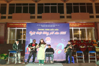 CHƯƠNG TRÌNH BIỂU DIỄN NGHỆ THUẬT ĐƯỜNG PHỐ THU HÚT ĐÔNG ĐẢO NHÂN DÂN ĐẾN XEM VÀ CỔ VŨ