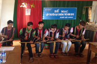 Bế mạc lớp dạy đánh cồng chiêng tại buôn A Yun, xã Ea Kuêh